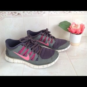 Women's Nike Shoes, size 6.5